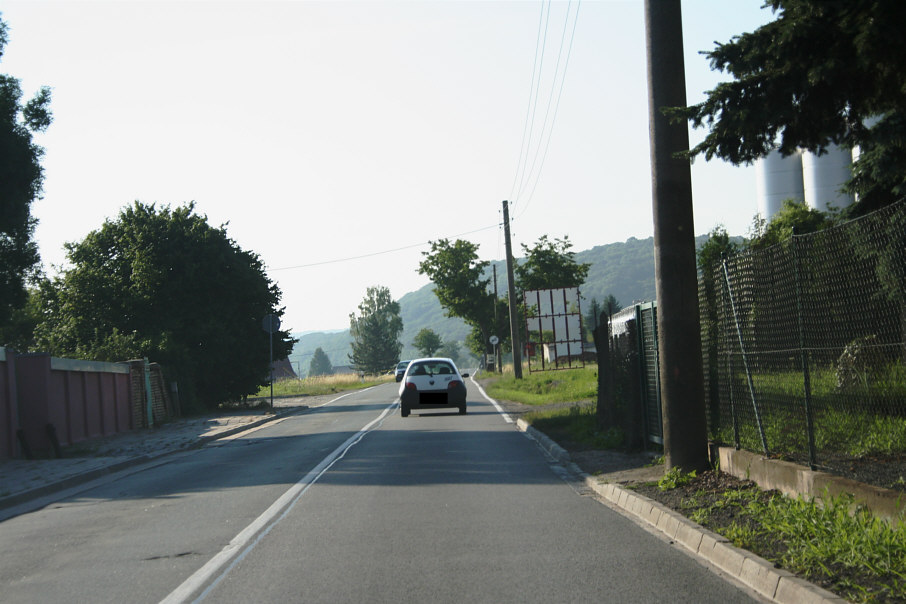 Geschwindigkeitskontrolle Laucha an der Unstrut Naumburger Straße (B 176) in Höhe Glockengold in Fahrtrichtung Balgstädt, Freyburg