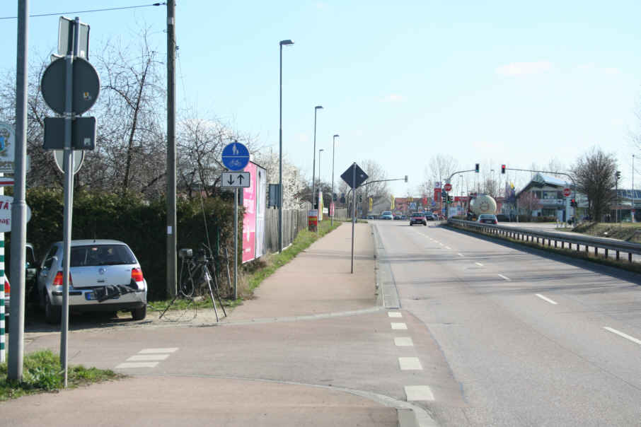 Geschwindigkeitsmessung Merseburg Querfurter Straße am Ende der Gärten in Fahrtrichtung Knapendorf, Bad Lauchstädt