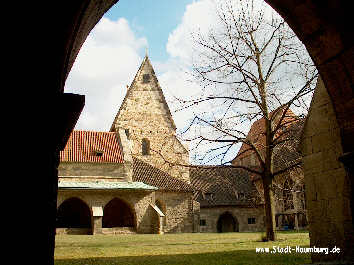 Dom Neu erichtetes Turmhaus aus dem Innenhof gesehen-heutiger Eingang zum Dom