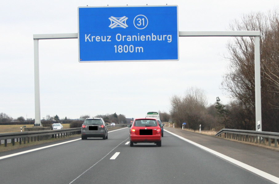 Geschwindigkeitskontrolle BAB 10 Kreuz Oranienburg kurz vor der Abfahrt zur A 111 in Fahrtrichtung Berlin-Zentrum
