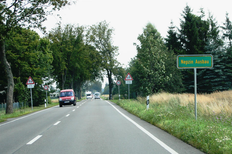 Geschwindigkeitskontrolle B 111 zwischen Züssow und Lühmannsdorf in Höhe Nepzin Ausbau