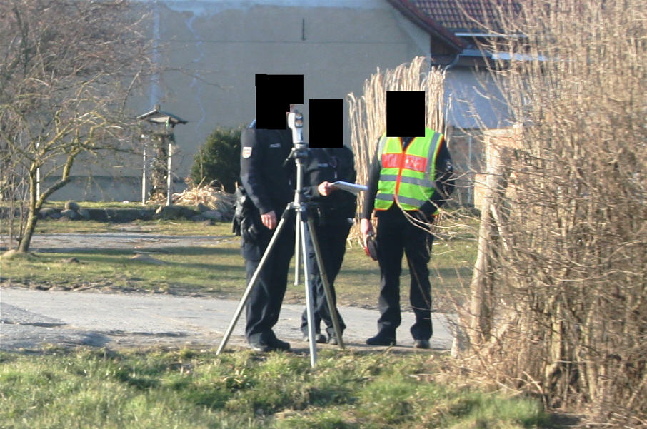 Lasermessung der Polizei Mecklenburg-Vorpommern Traffipatrol Jenoptik
