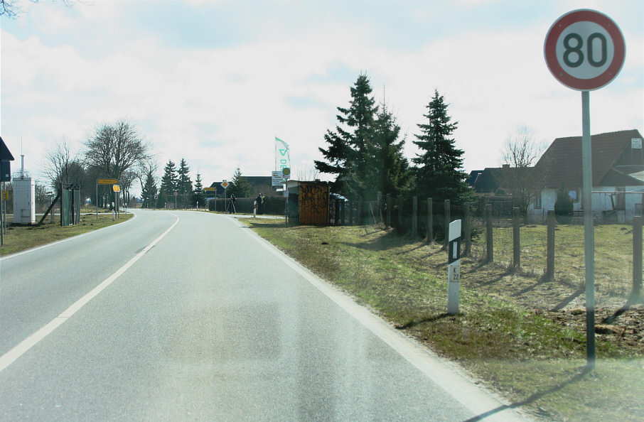 Geschwindigkeitsmessung an der Einfahrt Pritzwald in Fahrtrichtung Rubenow, Wolgast