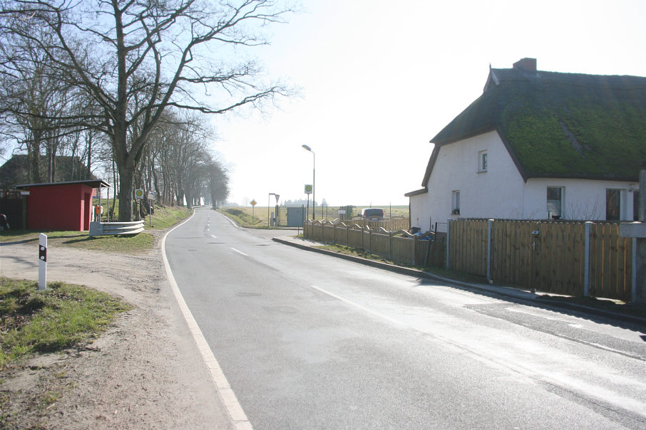 Geschwindigkeitsmessung L 26 zwischen Wolgast Ortsteil Hohendorf und Zemitz Ortsteil Hohensee an der Abfahrt Zarnitz