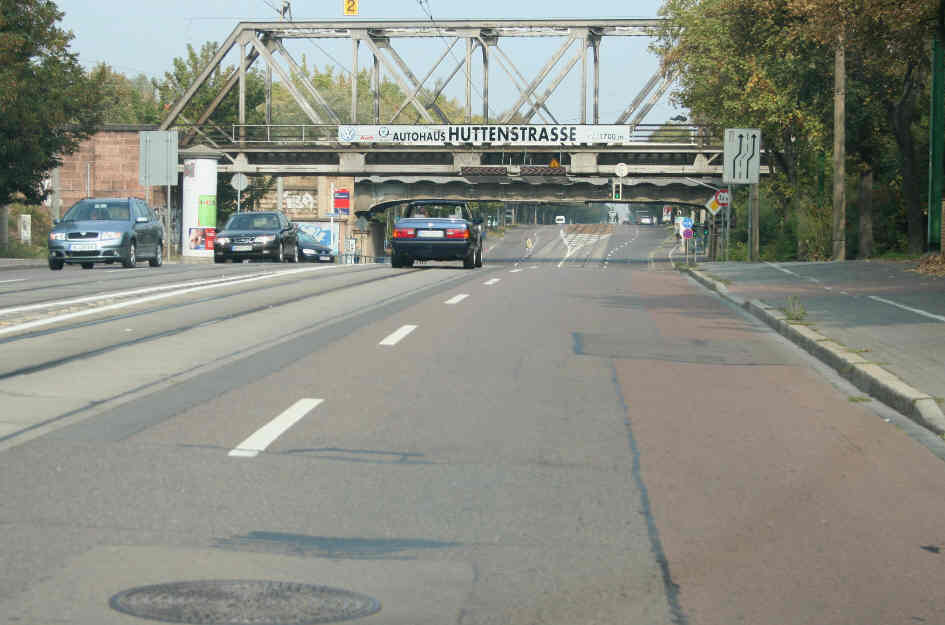 Geschwindigkeitskontrolle Halle Merseburger Straße in Höhe Feldrain, Bunastraße