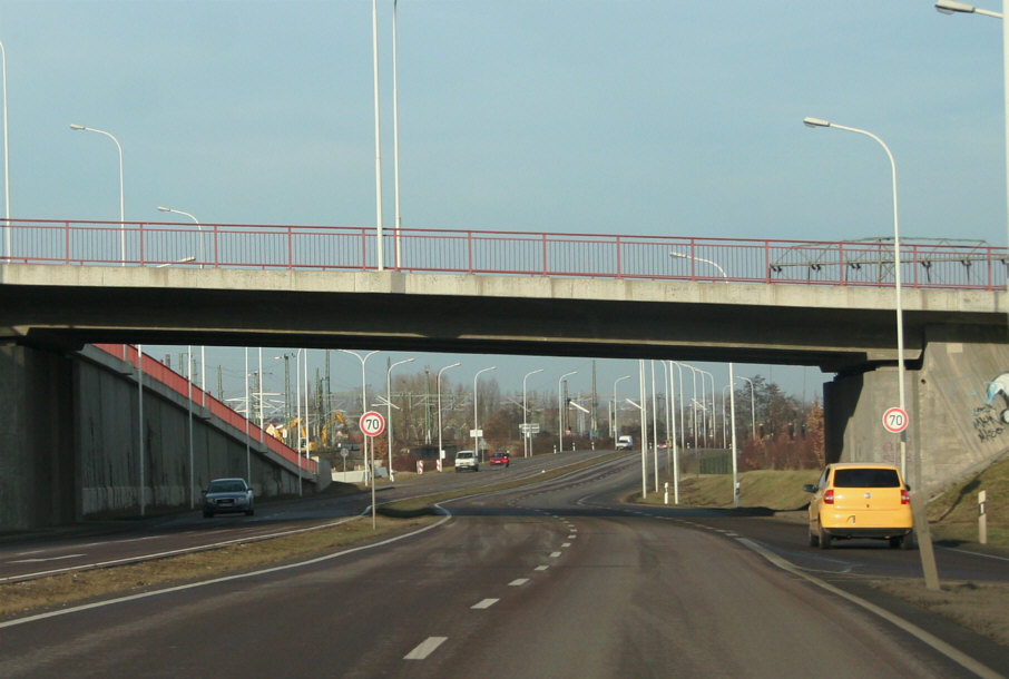 Starenkasten Europachaussee, Abfahrt, Auffahrt, Dieselstraße, Höchstgeschwindigkeit, 70 km/h