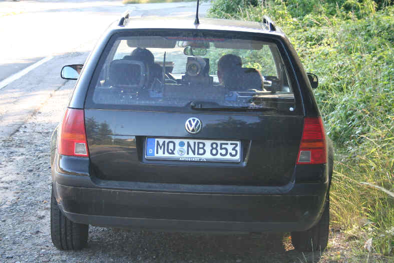 Flitzerblitzer, Polizei, dunkelblau, VW Golf, Kennzeichen, MQ-NB 853