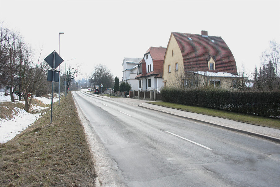 Geschwindigkeitskontrolle Naumburg Jenaer Straße kurz nach der Abfahrt Teufelsgraben