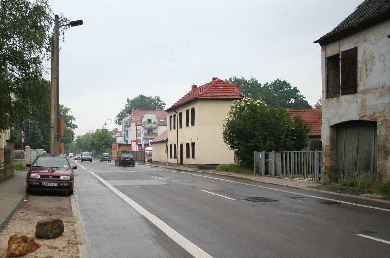 Geschwindigkeitskontrolle Naumburg Weimarer Straße kurz nach der Einmündung Albrecht-Dürer-Straße in Fahrtrichtung Weißenfels