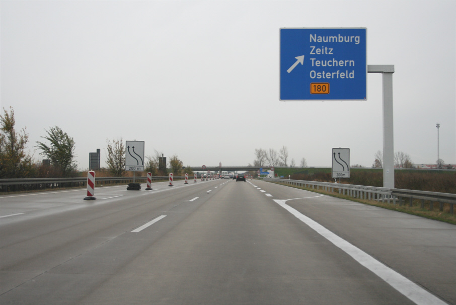 Geschwindigkeitskontrolle an der Abfahrt Naumburg-Osterfeld in Fahrtrichtung München