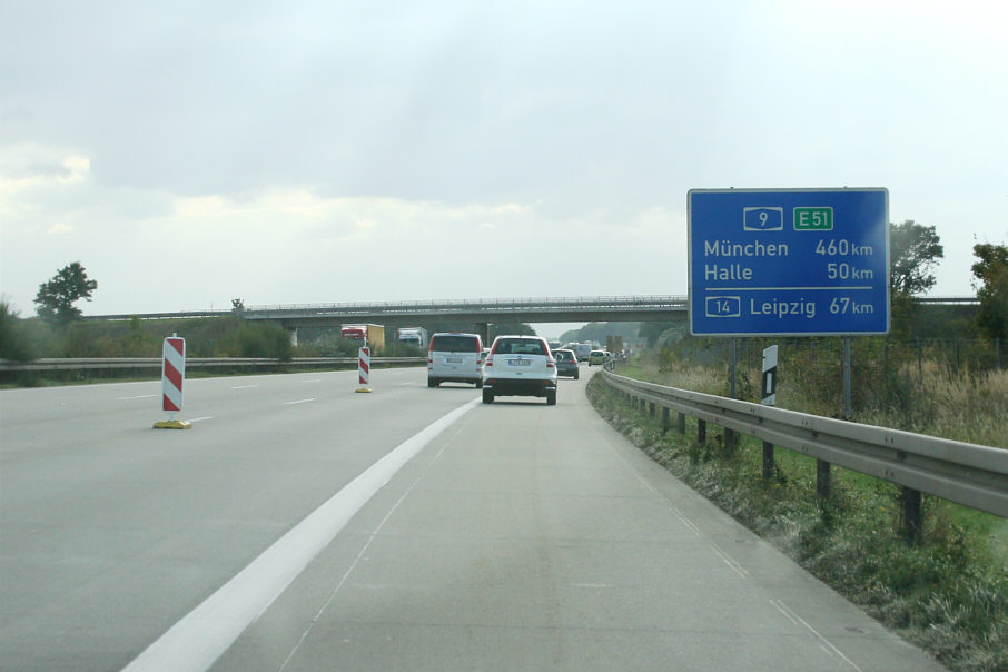 Geschwindigkeitskontrolle BAB 9 zwischen Dessau Ost und Dessau Süd in Höhe der Muldebrücke in Fahrtrichtung München