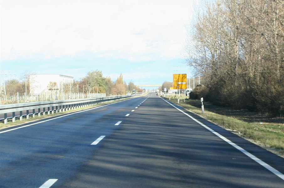 Geschwindigkeitsmessung Polizei B 91 zwischen Weißenfels und Merseburg an der Abfahrt zum Industriepark Leuna