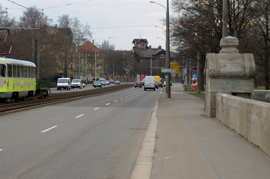 Geschwindigkeitskontrolle Leipzig Jahnallee stadtauswärts kurz nach der Brücke