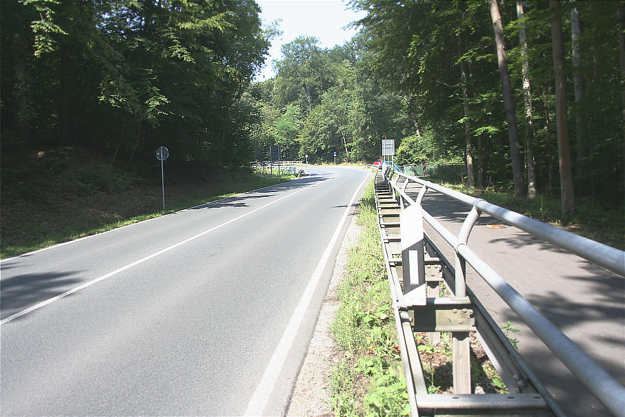 Geschwindigkeitskontrolle Thüringen - B 7 zwischen Jena und Jena Ortsteil Isserstedt im Mühlta