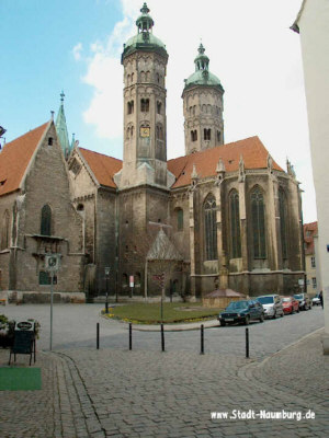 Sie können das Bild oder den obigen Hyperlink benutzen, um, sich Informationen über die Domstadt Naumburg anzusehen. (Dies ist K E I N E offizielle Seite der Stadt Naumburg)