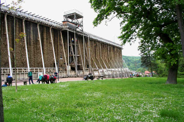 Gradierwerk zur Konzentration der Sole mit Frdergestnge vom Borlachschacht