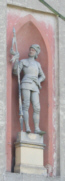 Figur am Wohnhaus