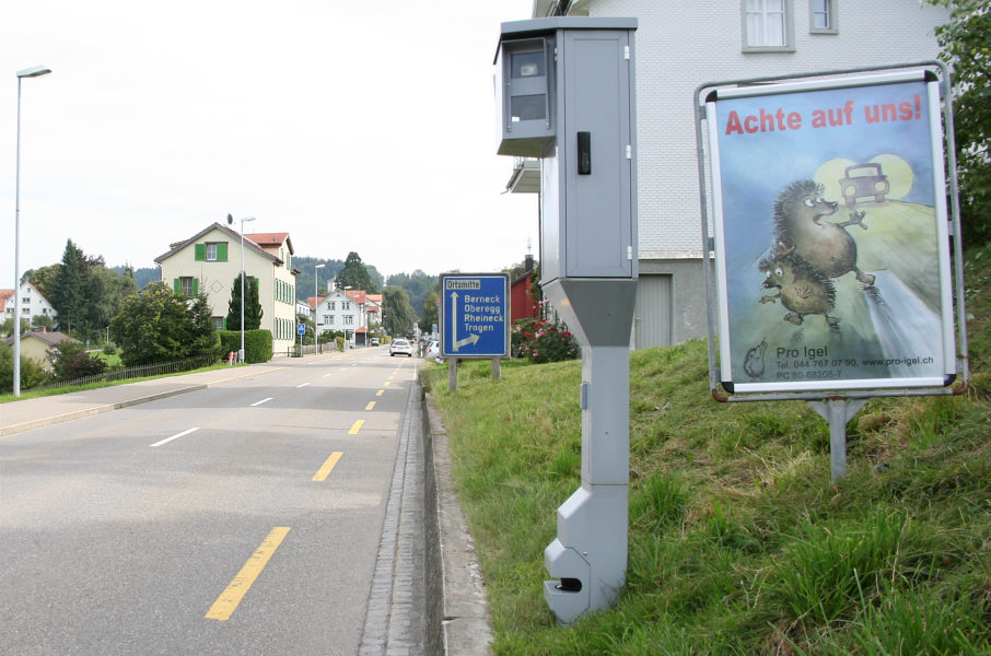 Igelschutzschild und Bild Traffic Observer Heiden