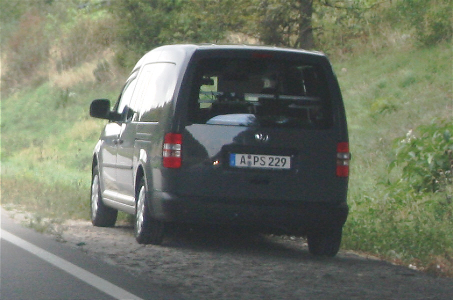 Flitzerblitzer, Polizei, dunkelgrau, VW Caddy, Kennzeichen A-PS 229, Messwagen, Messfahrzeug