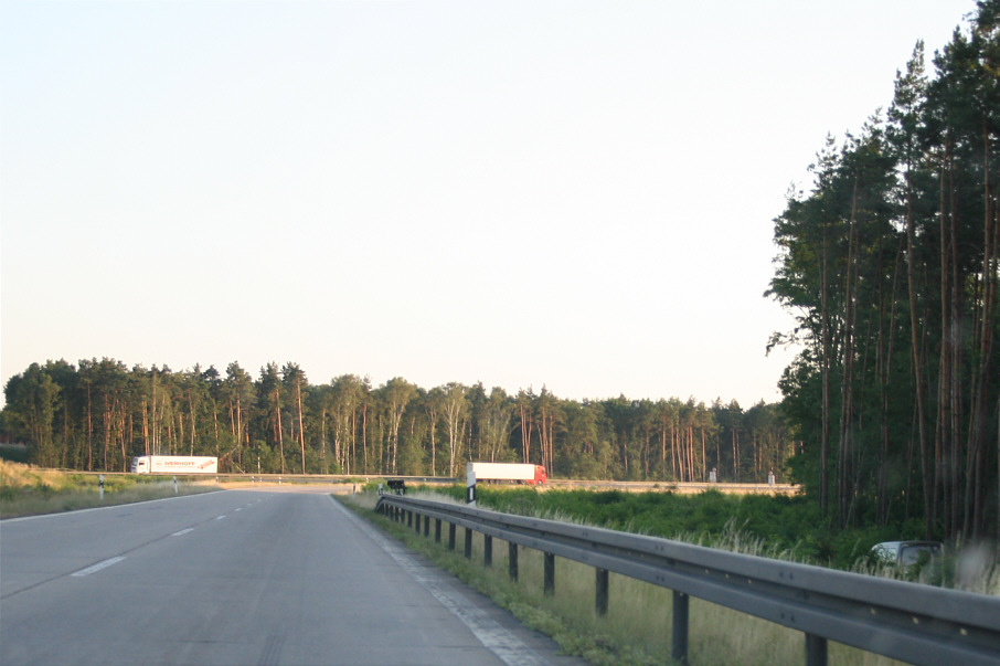 Radarmessung vor Leitplanke Dreieck Nuthetal