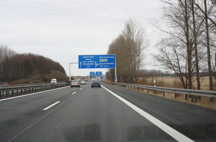 Geschwindigkeitsmessung BAB 10 Kreuz Oranienburg kurz vor der Abfahrt zur A 111 in Fahrtrichtung Berlin-Zentrum