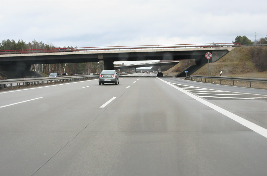 Geschwindigkeitsmessung BAB 10 Kreuz Schönefeld in Fahrtrichtung Frankfurt an der Oder, Warschau