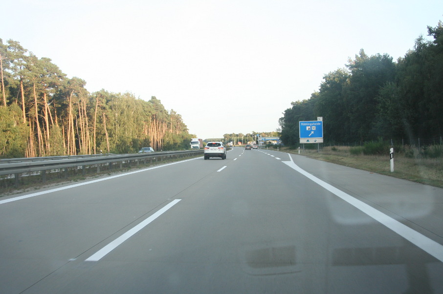 Geschwindigkeitsmessung BAB 13 zwischen den Anschlussstellen Duben und Lübbenau direkt an der Einfahrt zur Rastanlage Rüblingsheide