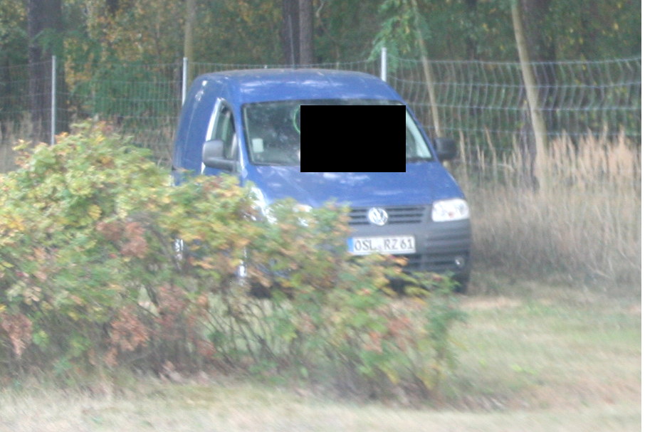 Flitzerblitzer, Polizei, blau, blauer Transporter, VW, VW Caddy, Kennzeichen, OSL-RZ 61