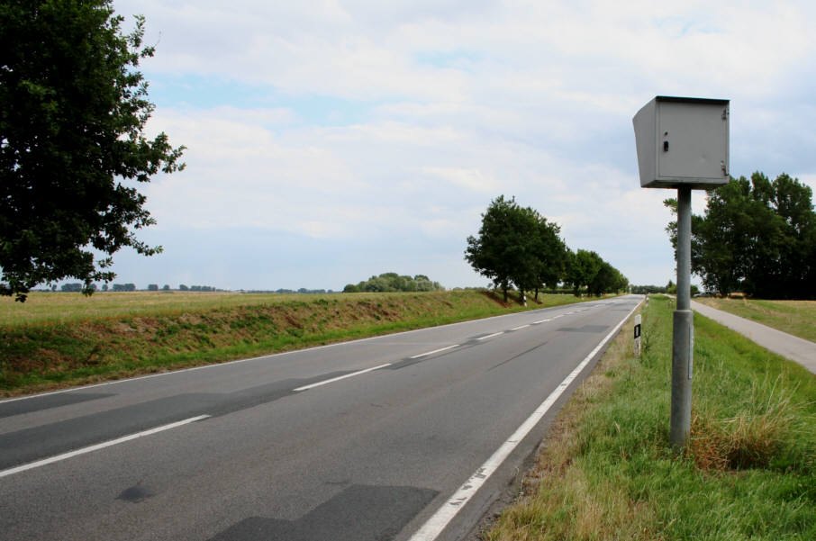 Flitzerblitzer L 26 kurz vor dem Ortseingang aus Richtung Lubmin, Kemnitz kommend