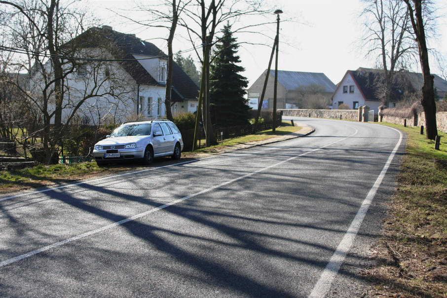 Radarmessung aus der Front eines Fahrzeuges von der gegenüberliegenden Straßenseite