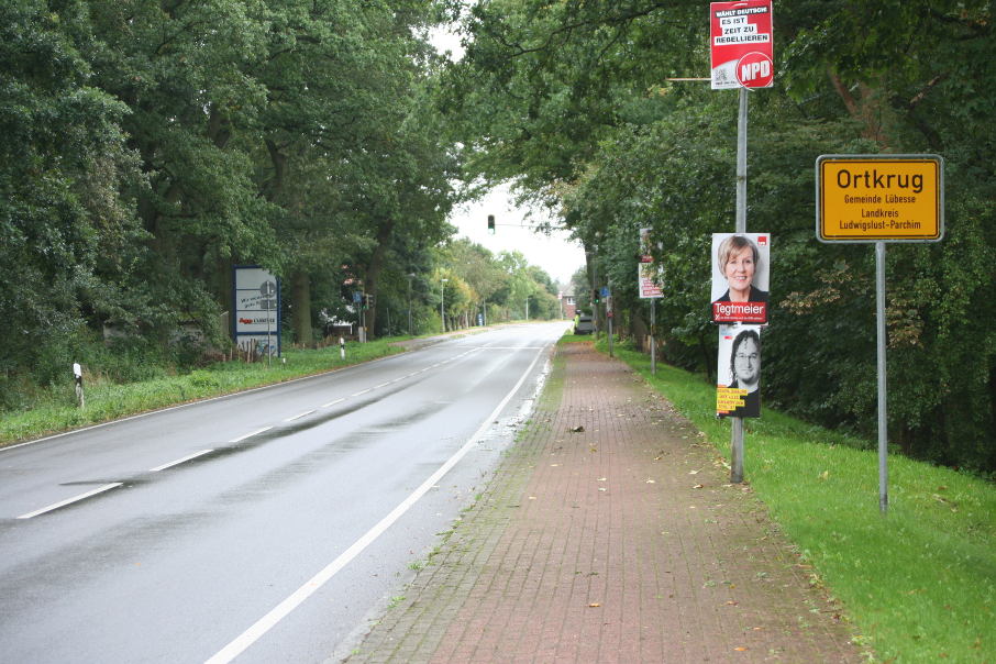Geschwindigkeitskontrolle Lübesse Ortsteil Ortkrug Ludwigsluster Straße (L 72) in Fahrtrichtung Ludwigslust