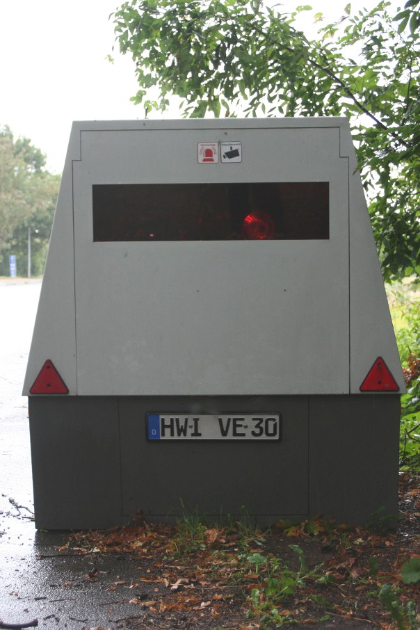 Enforcement-Trailer, Kennzeichen, HWI-VE 30, Blitzer, Vitronic, Lidar, Lidarsystem, Lasersystem, Poliscanspeed, PSS, Blitzer, Laser, Panzerglas, Anhönger