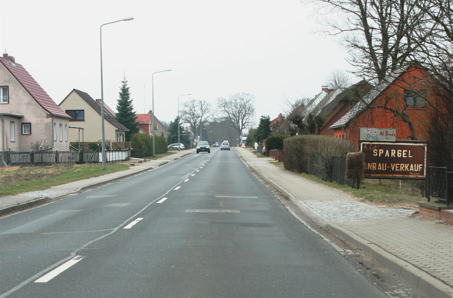 Anfahrt Zollkontrolle Lühmannsdorf Karl-Marx-Straße am Friedhof