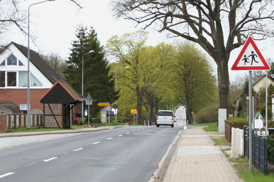 Geschwindigkeitsmessung Lühmannsdorf Karl-Marx-Straße an der Feuerwehr