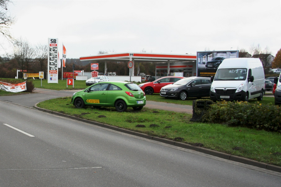 Tarnnetz, Blitzer, versteckt, Hecke, Neubrandenburg, Bundesstraße, Neustrelitzer Straße