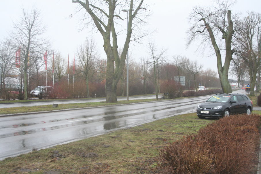 Geschwindigkeitskontrolle Neubrandenburg Neustrelitzer Straße (B 96) zwischen Bergstraße und Nonnenhofer Straße in Fahrtrichtung Neustrelitz