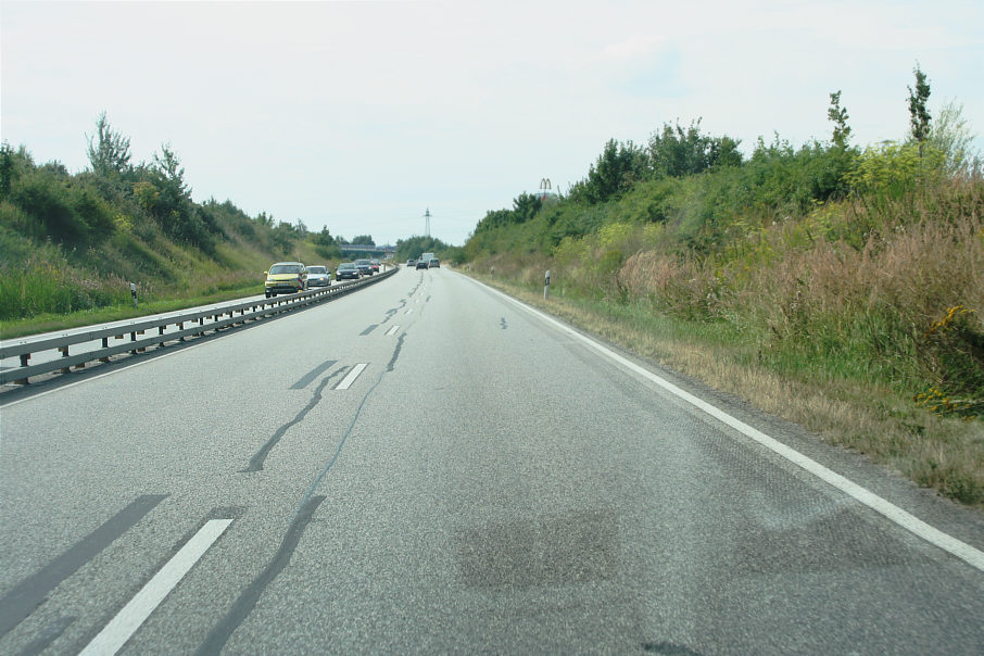 Geschwindigkeitskontrolle B 105 zwischen Mönchhagen und Rostock in Höe Bentwisch, Gewerbegebiet