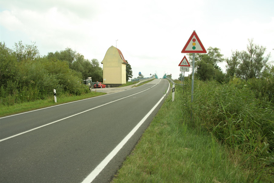 Geschwindigkeitsmessung B 110 zwischen Usedom-Stadt und Pinnow direkt nach der Zecheriner Brücke