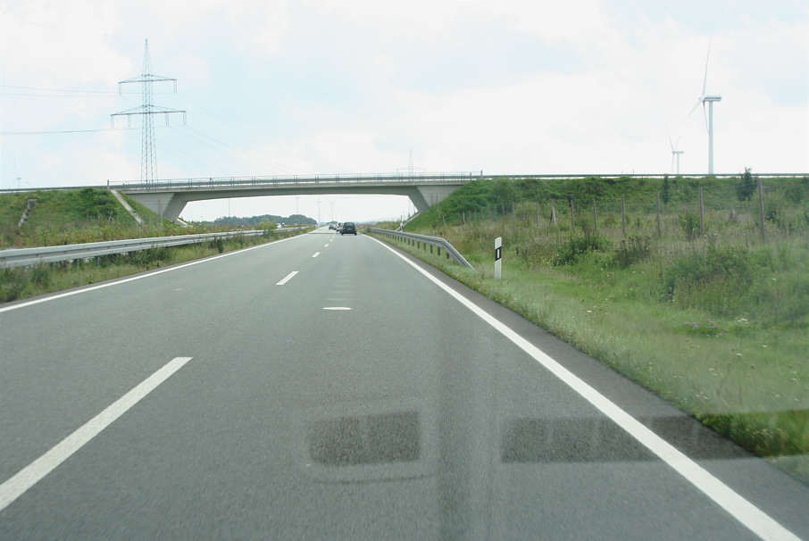 Geschwindigkeitskontrolle B 96 kurz vor der Abfahrt Miltzow