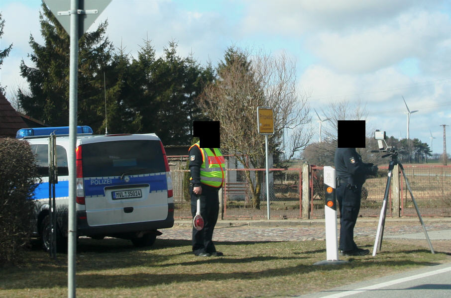 Lasermessgerät Traffipatrol von der Seite.