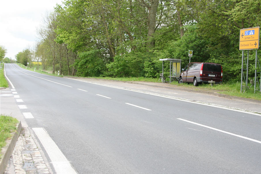 Geschwindigkeitskontrolle L 35 zwischen Greifswald und Jarmen an der Abfahrt Stresow