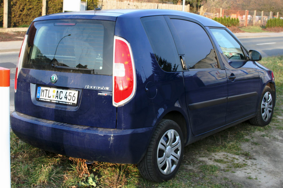 Flitzerbilder, Messfahrzeug Polizei Sachsen-Anhalt Skoda Roomster (Kennzeichen alt MTL-AC 456; neu BLK-SB 784)