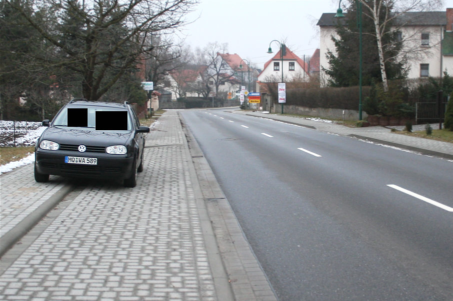 Geschwindigkeitskontrolle Goseck Ortsteil Markröhlitz Naumburger Straße in Fahrtrichtung Naumburg