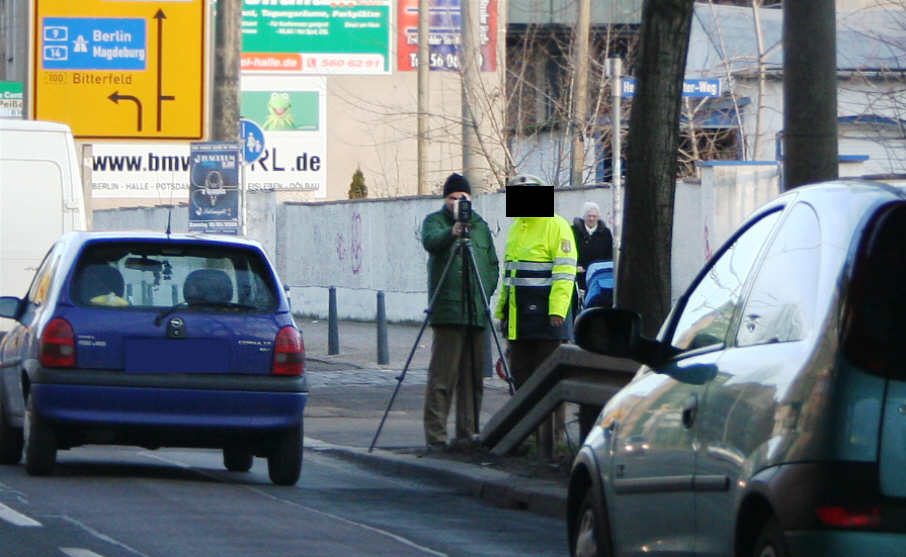 Geschwindigkeitsmessung Halle Delitzscher Straße stadtauswärts kurz vor der Kreuzung Landsberger Straße