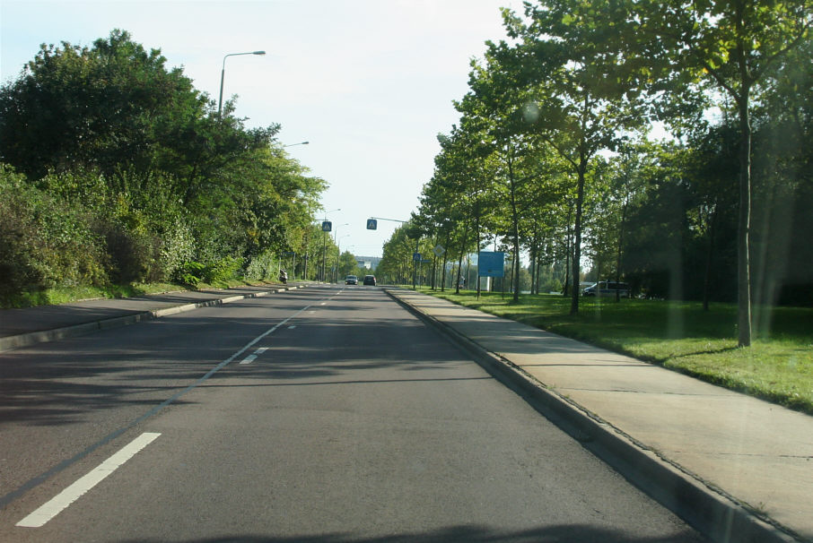 Geschwindigkeitsmessung Halle Karlsruher Allee in Fahrtrichtung Innenstadt - Serie bundesweiter Blitzmarathon 2014