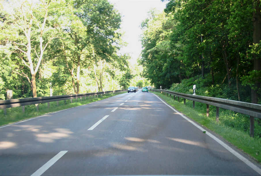 Geschwindigkeitskontrolle Halle Salzmünder Straße in Fahrtrichtung Halle Nietleben