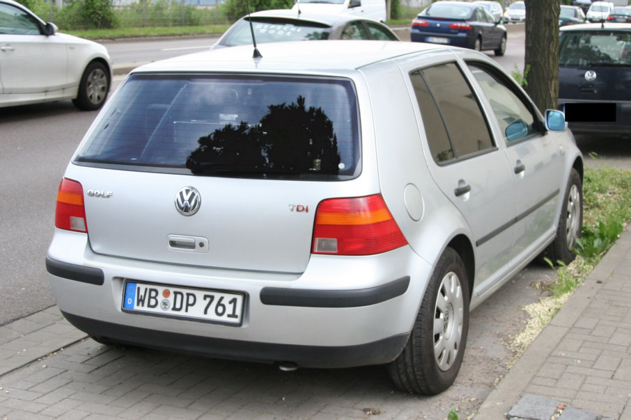 Flitzerblitzer, Polizei, VW Golf, Kennzeichen WB-DP 761, Radar, Traffipax Speedophot, Robot, Monheim, Jenoptik