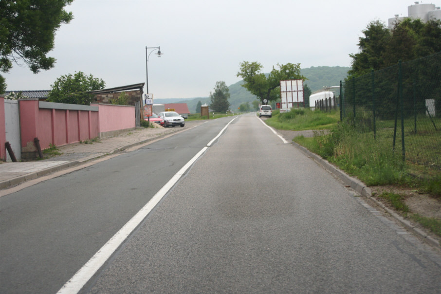 Geschwindigkeitskontrolle Laucha an der Unstrut Naumburger Straße (B 176) in Höhe Glockengold in Fahrtrichtung Balgstädt, Freyburg