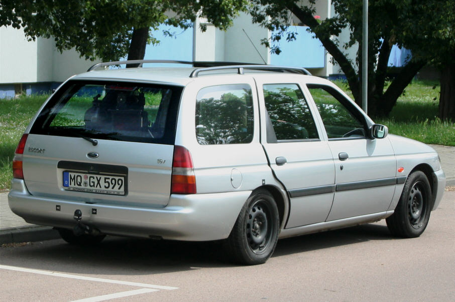 Flitzerblitzer, Stadt, Stadtverwaltung Merseburg, silbern, silberner, Ford, Escort, Kombi, Kennzeichen MQ-GX 599