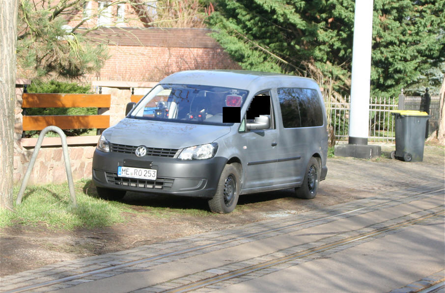 Blitzer, Radar, Traffipax Speedophot, Robot, Monheim, Jenoptik. Frontmessung, Stoßstange, Kennzeichen, Kennzeichenhalterung, Radargerät, Messgerät